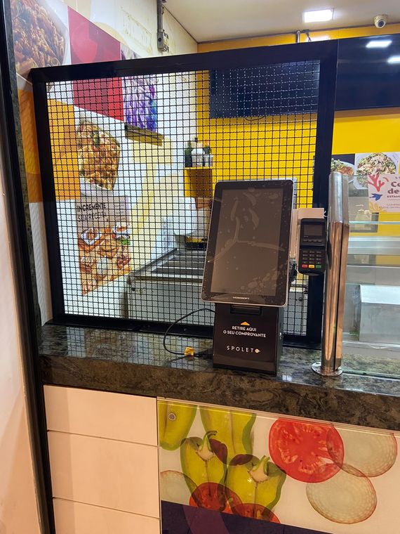 Proteção em tela para balcão