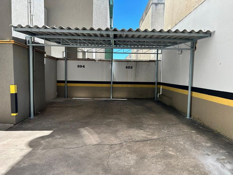 Cobertura de pátio em estrutura de aço